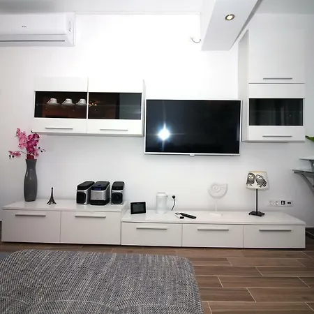 Apartmani Nika Tisno Exterior photo