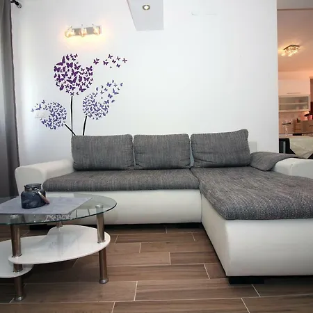 Apartmani Nika Tisno Exterior photo