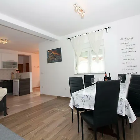 Apartmani Nika Tisno Exterior photo